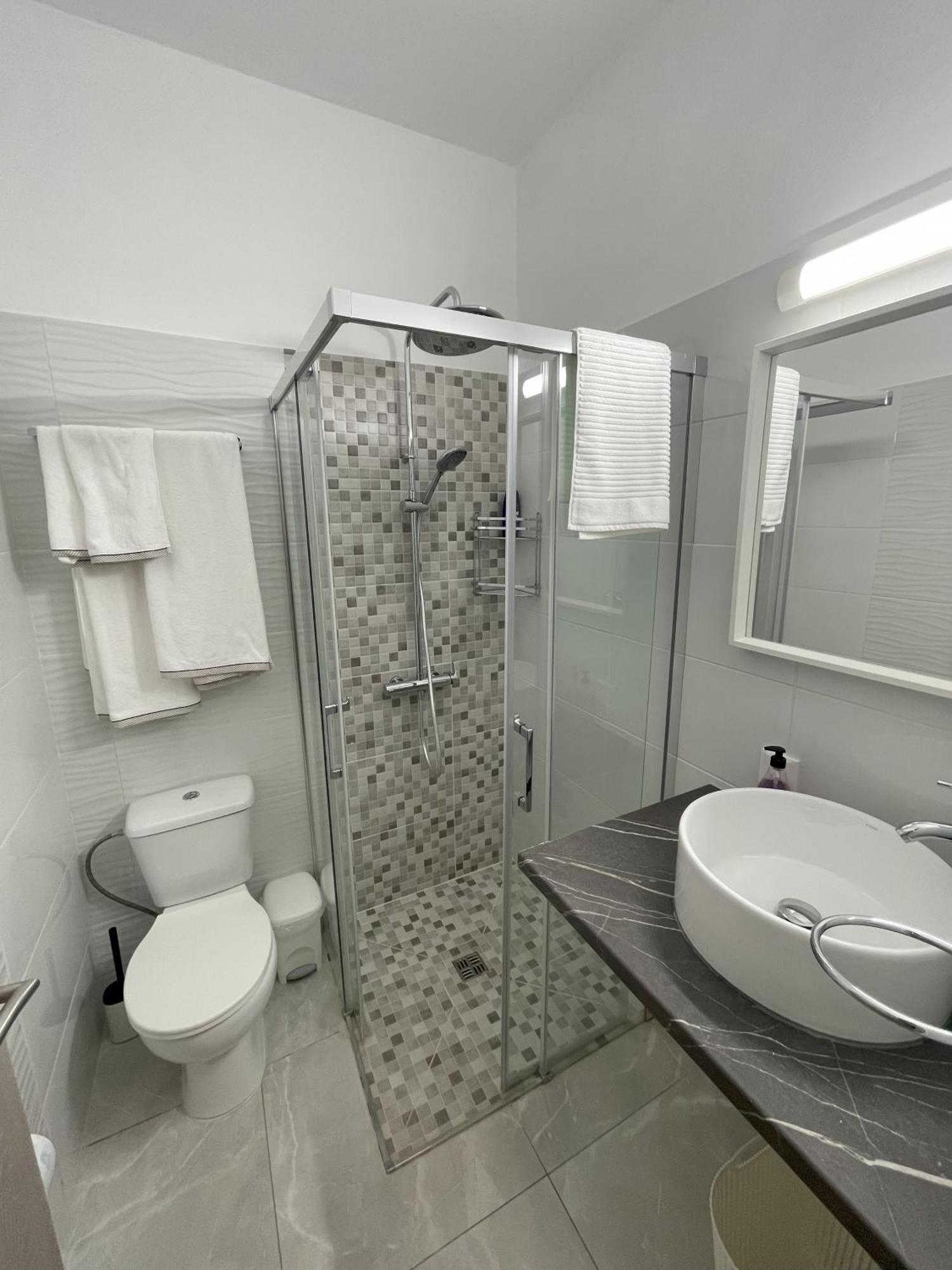 Arf Apartments - With Jacuzzi At The Complex Emba Extérieur photo